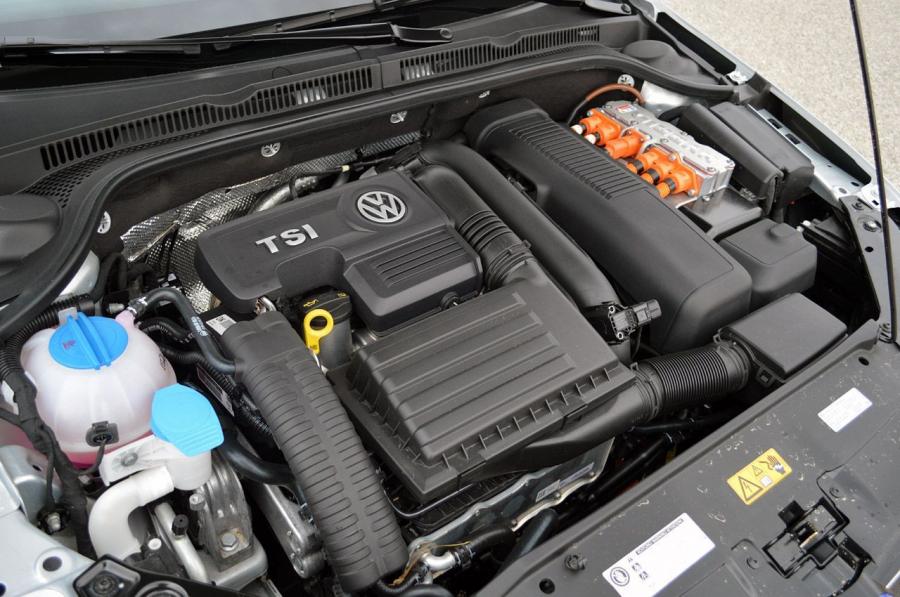  Volkswagen Jetta Hybrid 2012 года  (фото 125 из 133)